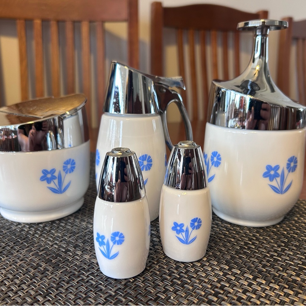 Vintage GEMCO Milk Glass 5 piece set
